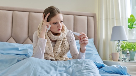 Metamizol wirkt sehr gut fiebersenkend, ist aber nur indiziert, wenn hohes Fieber nicht durch andere Maßnahmen gesenkt werden kann. © Shutterstock