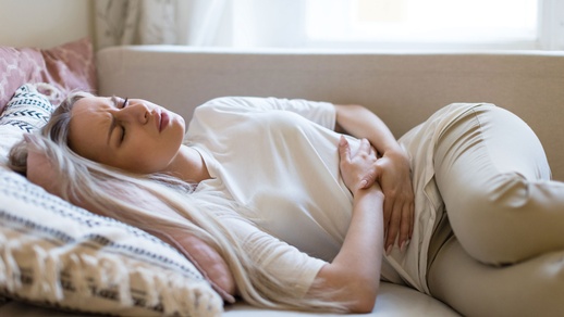 Bei Patient:innen ohne Gallenblase kann es nach Einnahme von Codein zu kolikartigen Schmerzen kommen. © Shutterstock