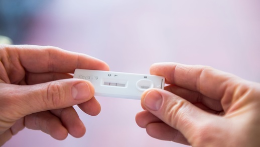 Covid-Test © Shutterstock