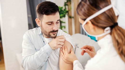 Die Volksanwaltschaft sieht in der Gesundheitsvorsorge und speziell beim Impfen eine Zwei-Klassen-Medizin. © iStock