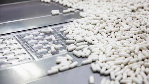 Arzneimittelproduktion © Shutterstock