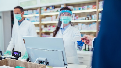 Symbolbild Covid und Apotheke © Shutterstock