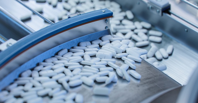 Produktion von Medikamenten © Shutterstock