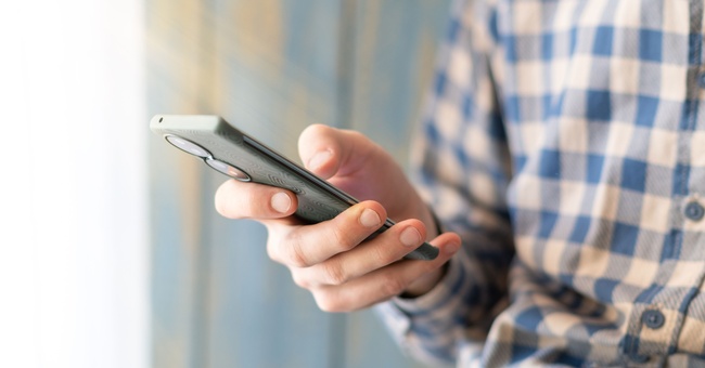 Apps zur Rezepteinlösung klingen zunächst wie eine große Hilfe, sind auf den zweiten Blick jedoch mit Problemen verbunden. © Shutterstock