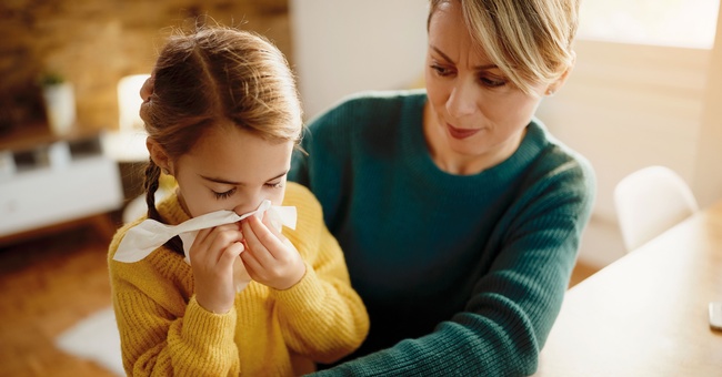 Kind mit Schnupfen © Shutterstock