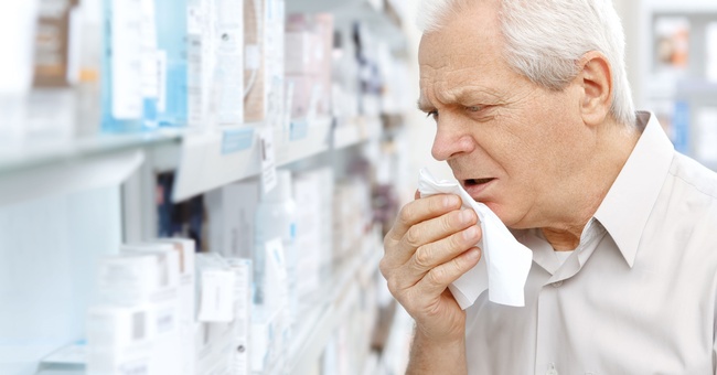 Atemnot, hohes Fieber und starke Schmerzen im Brustkorb sind Veranlassung für einen Arztbesuch. © Shutterstock