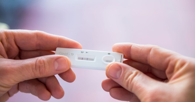 Covid-Test © Shutterstock