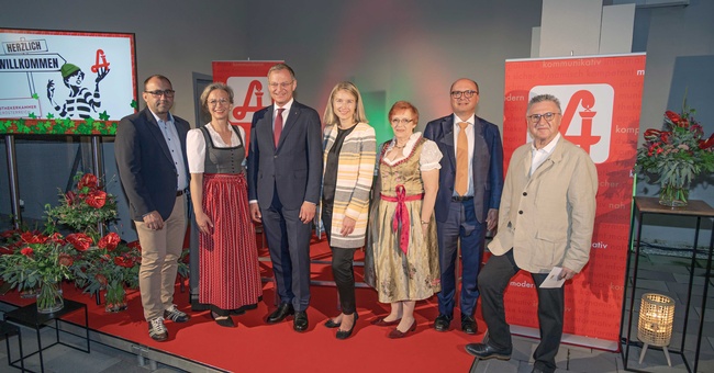 Albert Maringer, Monika Aichberger, LH Thomas Stelzer, LH-Stv. Christine Haberlander, Angelika Widhalm, Thomas Veitschegger, Johann Kammermeier (v. l.). © Gregor Hartl