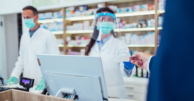 Symbolbild Covid und Apotheke © Shutterstock