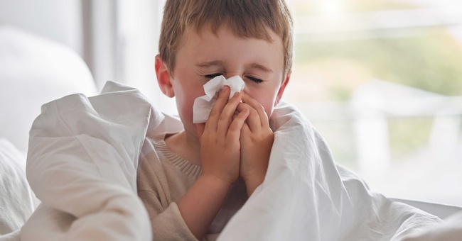 Kind mit Schnupfen © Shutterstock