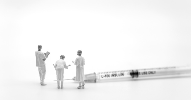 Symbolbild Impfstoff © Shutterstock