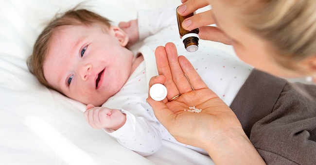 Kind mit Bauchschmerzen © shutterstock
