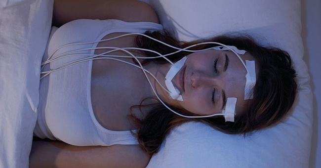 EEG beim Schlafen ©  Adobe Stock/RioPatuca Images