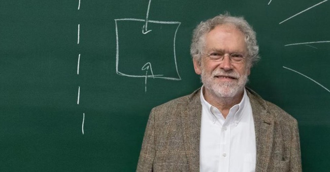 Der österreichische Quantenphysiker Anton Zeilinger (77), emeritierter Professor an der Universität Wien © derknopfdruecker.com