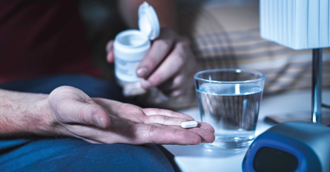 Die Wirkung von Zolpidem setzt sehr rasch ein. Es sollte daher unmittelbar vor dem Schlafengehen eingenommen werden. © Shutterstock