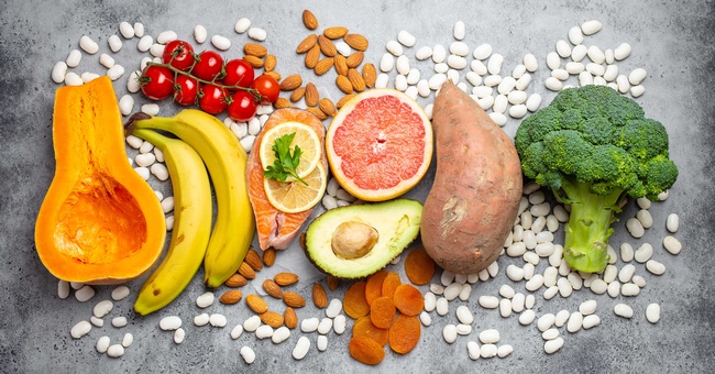 Obwohl genügend Lebensmittel zur Deckung des Nährstoffbedarfs vorhanden sind, ist die Zufuhr von Vitaminen und Mineralstoffen in Österreich oft nicht ausreichend. © Shutterstock
