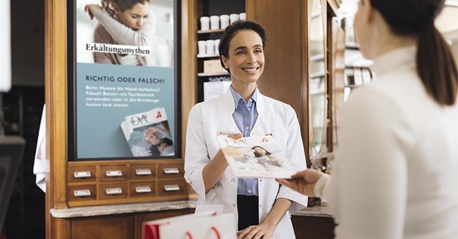 DOOH in der Apotheke © APOVERLAG