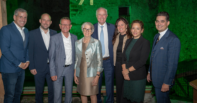 Von links nach rechts: Werner Sejka, LAbg. Hannes Schernthaner, Andreas Wimmreuter, Susana Niedan-Feichtinger, Thomas Feichtinger, Barbara Huber, Anahid Niedan-Asvazadurian, Stephan Niedan © Sebastian Scheffauer
