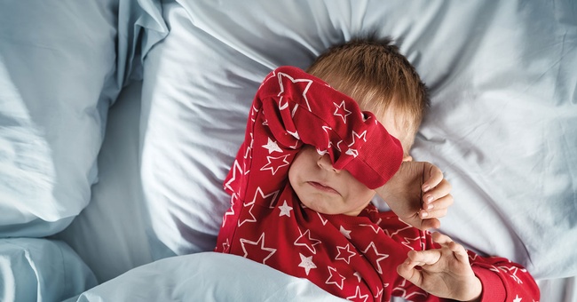 Belastend, aber oft selbstlimitierend: Albträume verschwinden über die Jahre meist auch ohne Therapie. © iStock