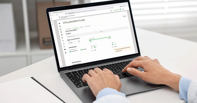 Im e-Service-Portal der Gehaltskasse legen Apotheken ihren Suchauftrag an &ndash; bei akutem Personalmangel einfach als &bdquo;Notfall&ldquo; kennzeichnen. &copy; Shutterstock