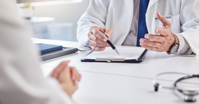 Arzt &copy; Shutterstock