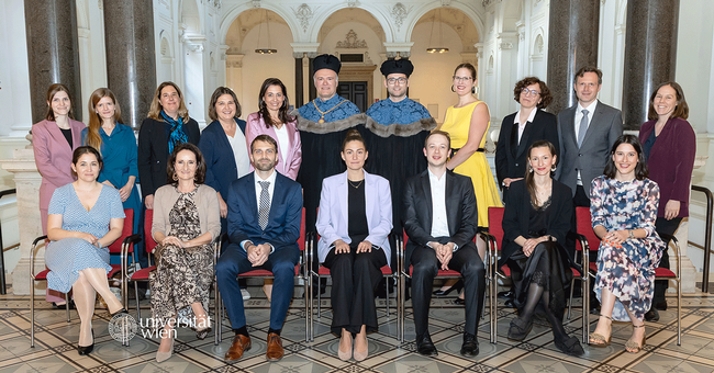 Die Absolvent:innen des ersten Jahrgangs des Masterstudiengangs &bdquo;Klinische Pharmazie&ldquo; feierten am 28. April 2026 im Festsaal der Universit&auml;t Wien ihre Sponsion. &copy; Frank Helmrich