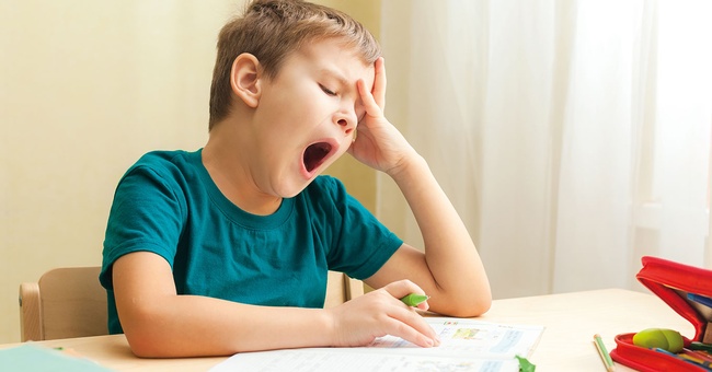 Viele Kinder und Jugendliche mit JIA leiden unter an­haltender Müdigkeit. © iStock