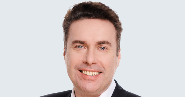 Mag. pharm. Raimund Podroschko Präsident des VAAÖ, Verband Angestellter Apotheker Österreichs, ist u. a. zuständig für internationale und EU-Angelegenheiten © Martin Hörmandinger