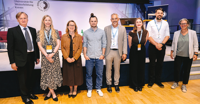 Univ.-Prof. Dr. Stefan Nehrer (UWK), Mag. Dr. Magdalena  Eitenberger (Uni Wien und Ludwig Boltzmann Institut f&uuml;r  Digital Health and Patient Safety), Univ.-Prof. Dr. Viktoria  Weber (Rektorin UWK), Univ.-Prof. Dr. G&uuml;nter Klambauer (Johannes Kepler Universit&auml;t Linz), Univ.-Prof. Dr. Gerald  Gartlehner (UWK), Dr. Arianna Gadinger (UWK), Prof. Dr. Sebastian Merkel (Ruhr-Universit&auml;t Bochum), Dr. Brigitte Piso (UWK). &copy; UKW/Flora H&uuml;bl