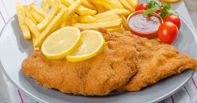 Schnitzel mit Pommes © Shutterstock
