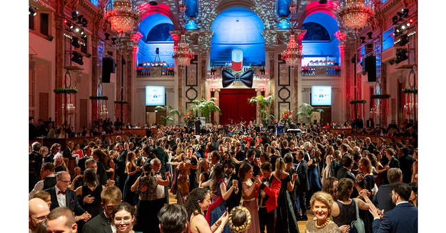 BallPharmazie &copy; Katharina Schiffl, Mag. pharm. Malena Brenek