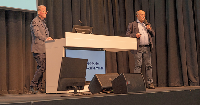 Mag. Josef Fasching und Mag. pharm. Dr. Gehard Kobinger pr&auml;sentierten den Wirtschaftsbericht 2025 und lieferten eine Analyse der betriebswirtschaftlichen Realit&auml;t. &copy; Mag. pharm. Irene Senn, PhD