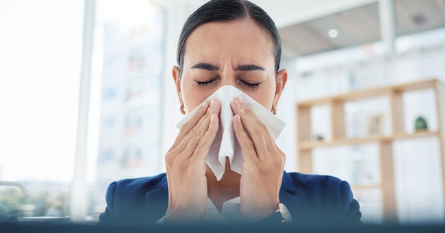 Nasen putzen &copy; iStock