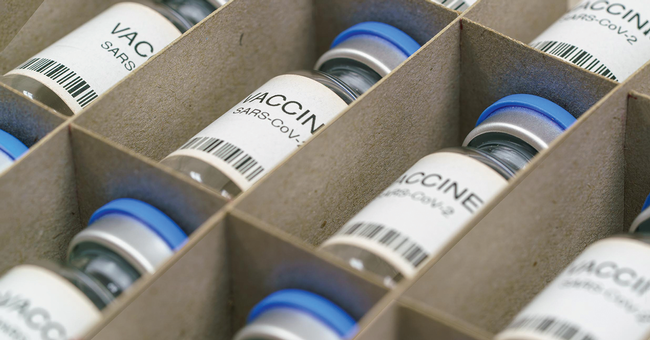 Impfdosen &copy; Shutterstock