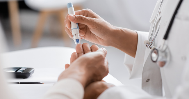 Eine flächendeckende Bestimmung des HbA1c-Wertes bei Spitalsaufnahme muss zur Routine werden, um Versorgungslücken zu schließen, fordert ÖDG-Präsident Prim. Univ.-Prof. Dr. Peter Fasching. © Shutterstock