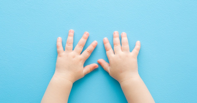 Kleine Hände © Shutterstock