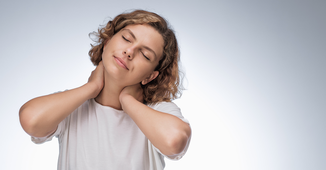 Genick schmerzen &copy; Shutterstock