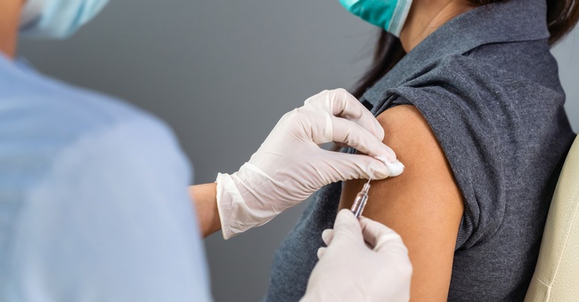 Themenbild Corona-Impfung © Shutterstock