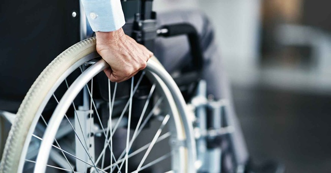 Rollstuhlfahrer © Shutterstock
