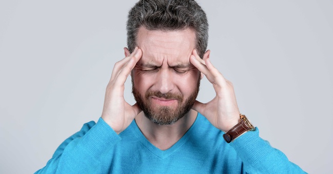 Mann mit Migräne © Shutterstock
