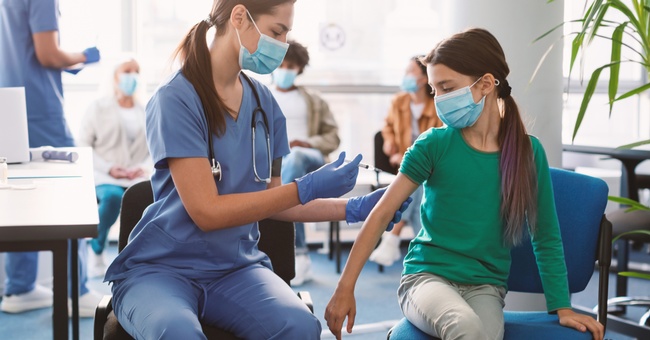 Die HPV-Impfung senkt das Risiko für Genitalwarzen und Gebärmutterhalskrebs um bis zu 90 Prozent. © Shutterstock