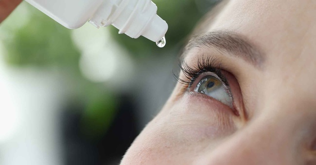 Augentropfen &copy; Shutterstock