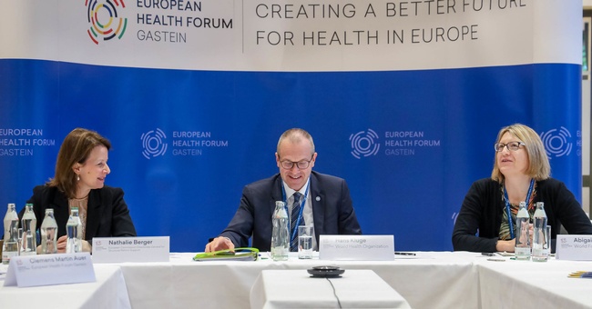 Nathalie Berger, Hans Kluge, Abigail Perry © European Health Forum