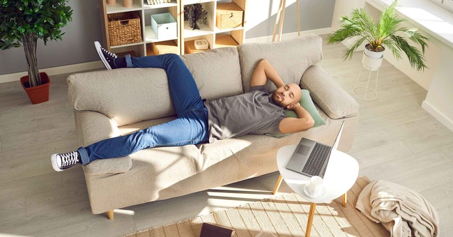 Entspannen auf dem Sofa © shutterstock