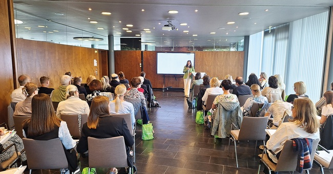 Ein wichtiges Thema, interessierte Teilnehmer:innen und angeregte  Diskussionen &ndash; der VAA&Ouml;-Jubil&auml;umskongress in Hall in Tirol &copy; VAA&Ouml;