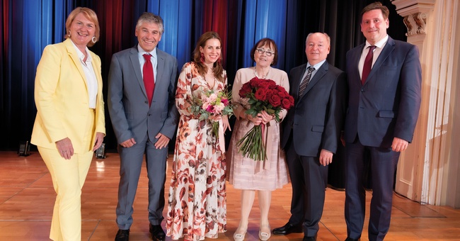LA Dr. Helga Krismer, Mag. pharm. Andreas Hoyer, NA Mag. Carmen Jeitler-Cincelli, Mag. pharm. Renate Haberfeld, Mag. pharm. Heinz Haberfeld und DI Stefan Szirucsek (v. l.) © Christian Schörg