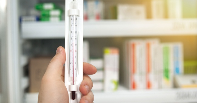 Die vorgeschriebenen Temperaturen müssen über die gesamte Kette vom Hersteller bis zur Kundschaft aufrecht erhalten werden. © Shutterstock