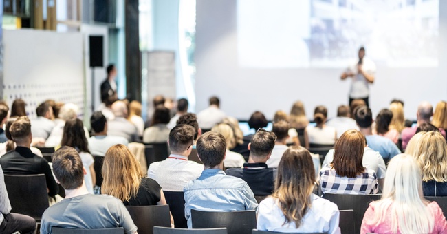 Die Posterpräsentation und die Prämierung erfolgen am APOkongress, die Abstracts werden auf der Homepage der Österreichischen Apothekerkammer veröffentlicht. © Shutterstock