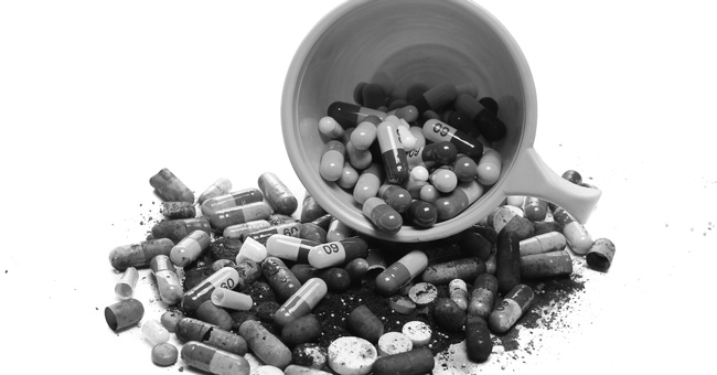 Medikamente im Müll © Shutterstock
