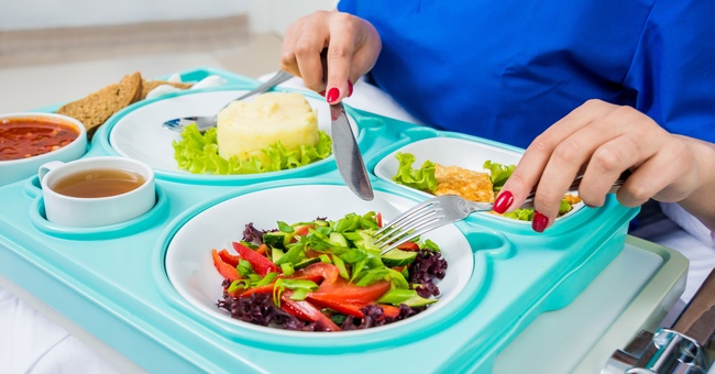 Themenbild Krankenhausernährung © Shutterstock